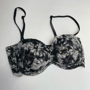 PINK Victoria’s Secret Date Plunge Bra